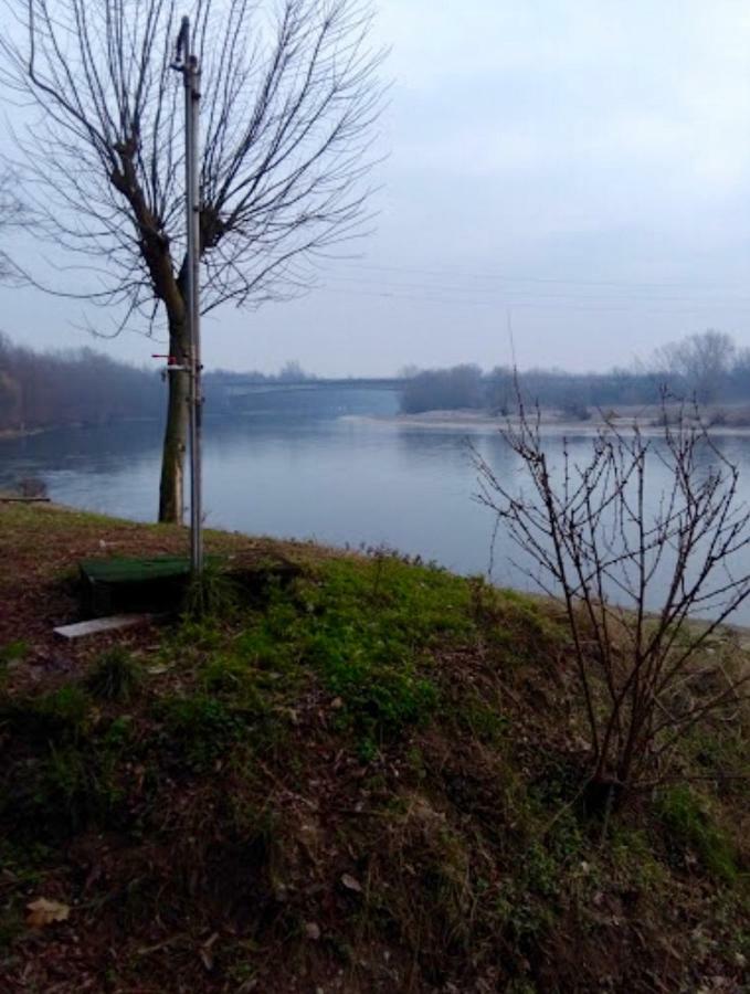 Il Turista Villa Pavia Luaran gambar