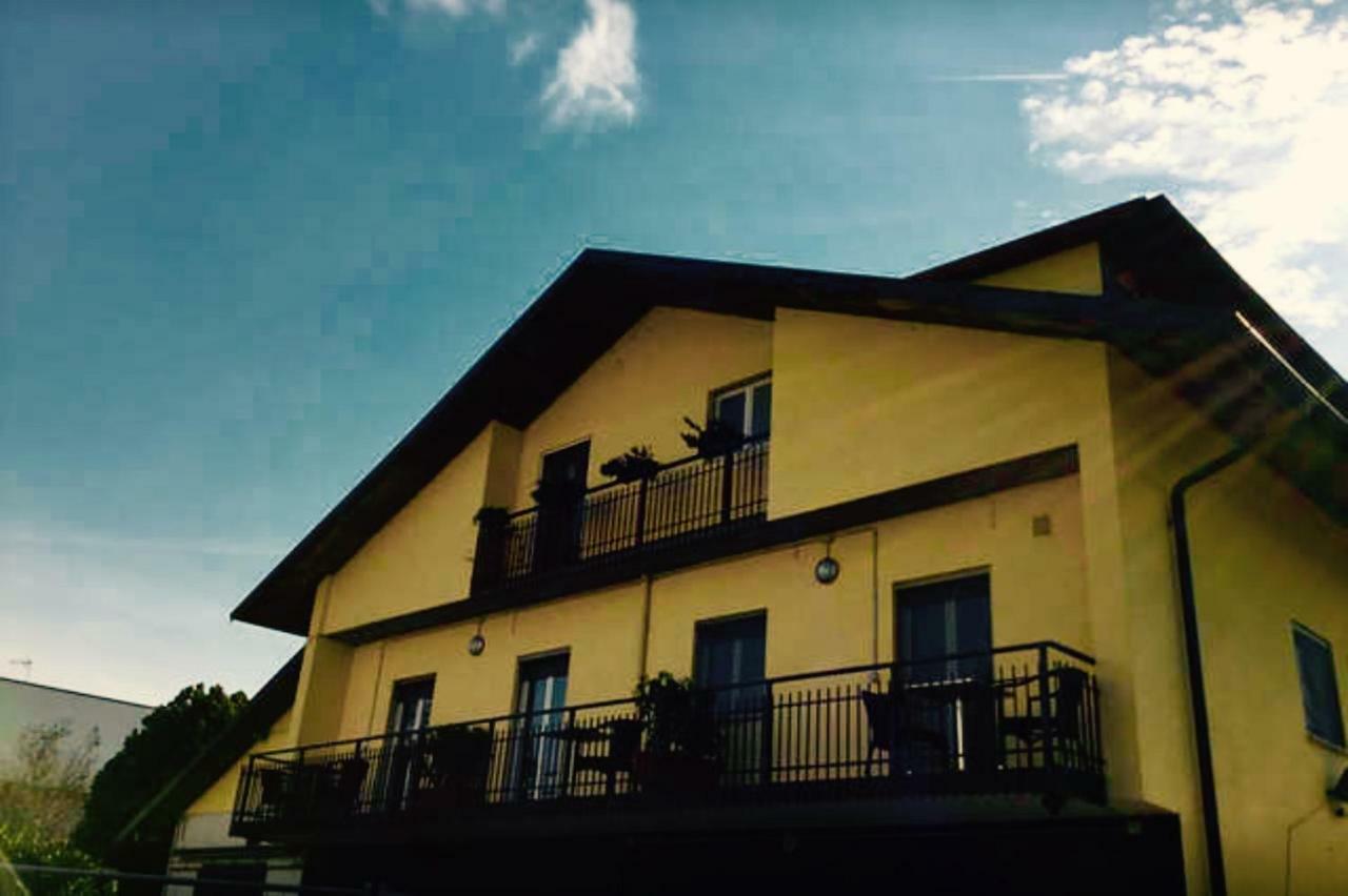 Il Turista Villa Pavia Luaran gambar